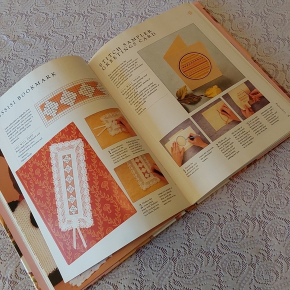 🌺 Near New Huge Creative Crafts Book - Picture 14 of 14